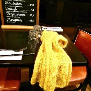 Luxurious mohair scarf hand-knit in Paris